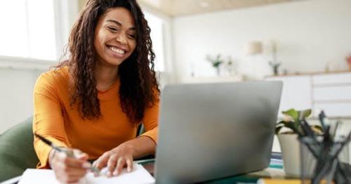 An online high school student researching is it is too late to apply to college.